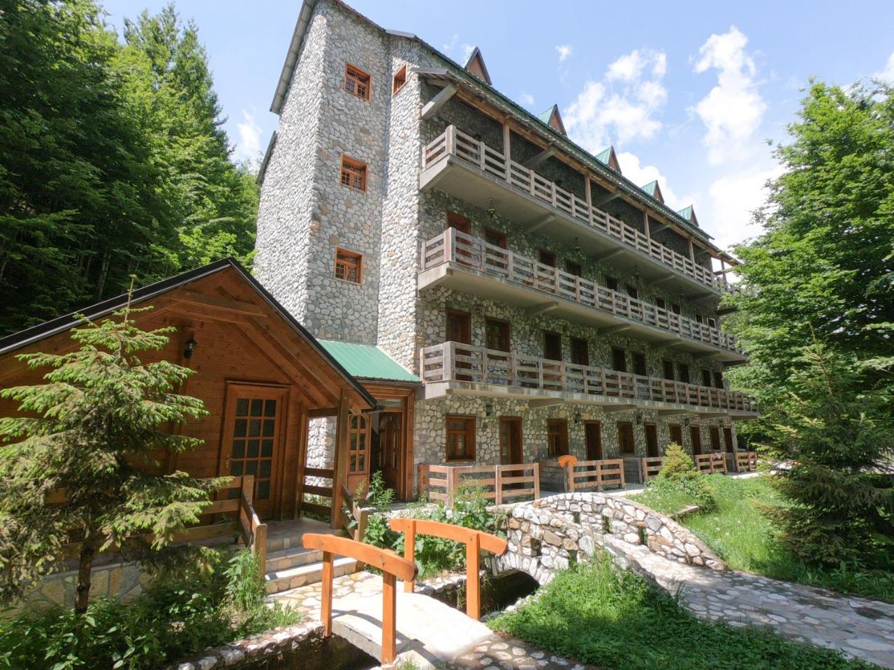 Hotel Fusha E Gjese Valbone Bagian luar foto